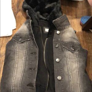 Tractr size L black and black denim vest (2 for 1)